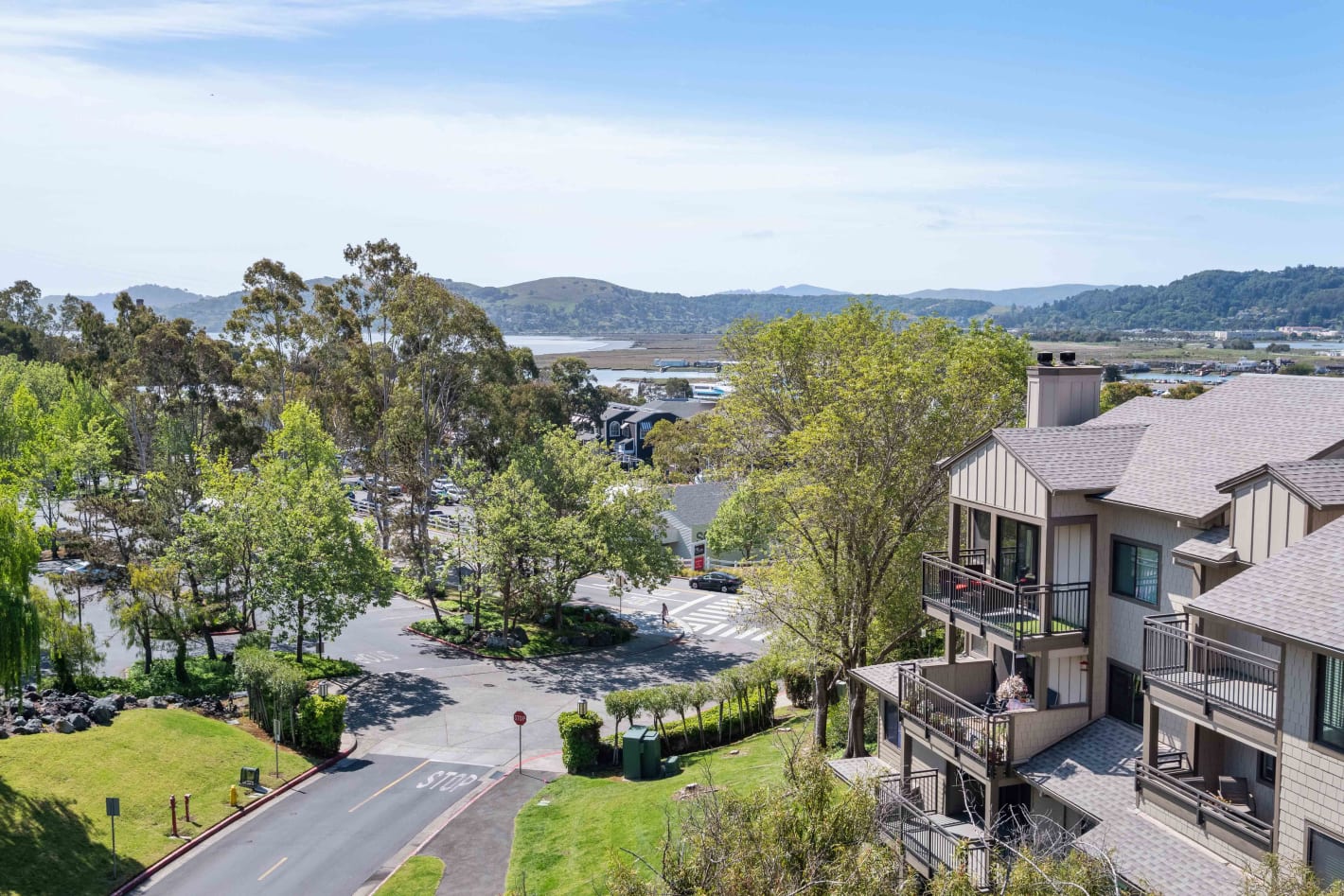 View Photos of Larkspur Apartments for Rent Gallery